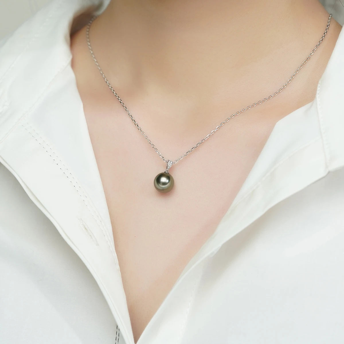 Elegant 18K Gold Diamonds Pendant with Tahitian Black Pearl
