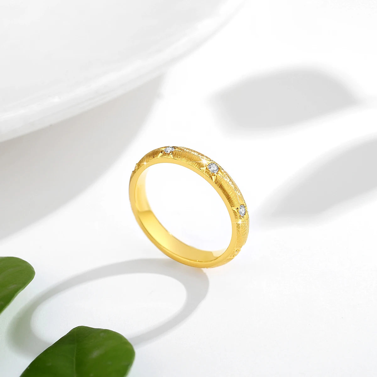 Luxury Designer Moissanite Ring in 18k Gold