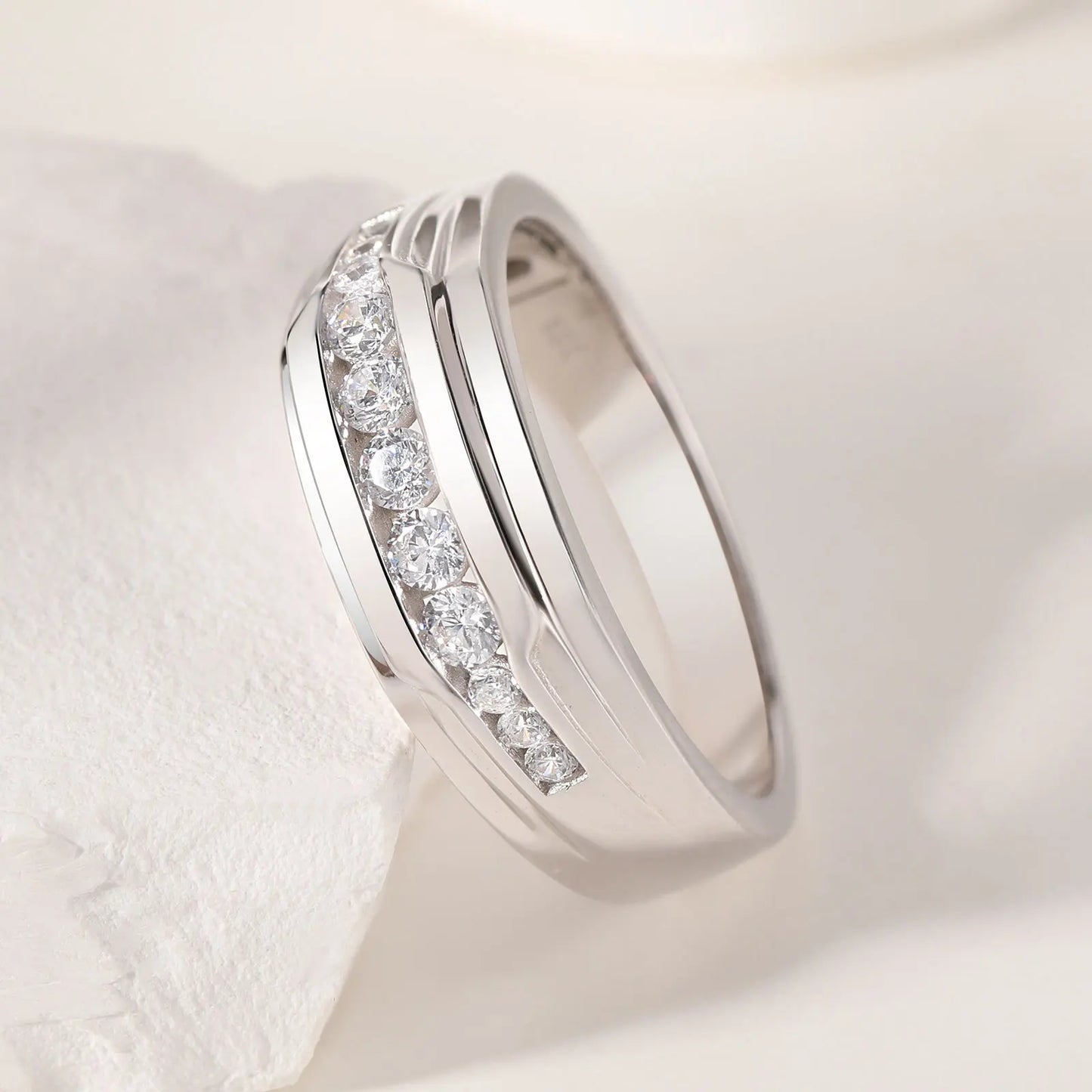 Elegant 925 Sterling Silver Moissanite Engagement Ring