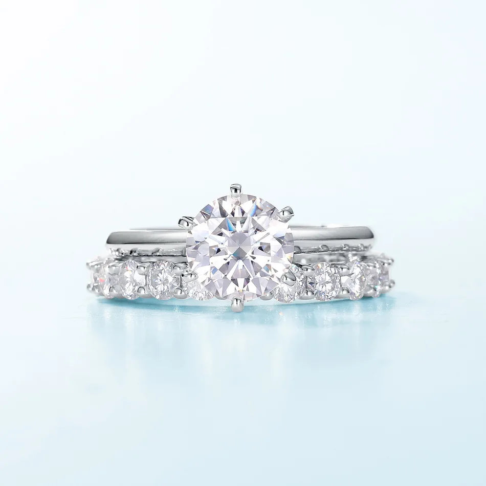 Dazzling Round Engagement Ring